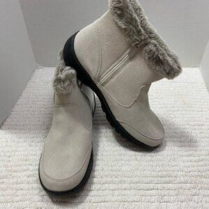 KHOMBU Winter Boots Ankle Booties Size 10 M Women’s‎ Color Cream